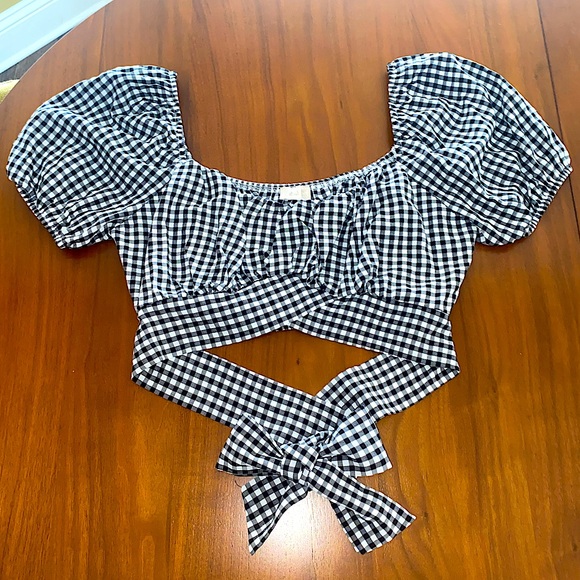 Altar'd State Tops - Altar’d State Wrap Crop Top Black/White Gingham Puff Short Sleeve Bow Women’s L